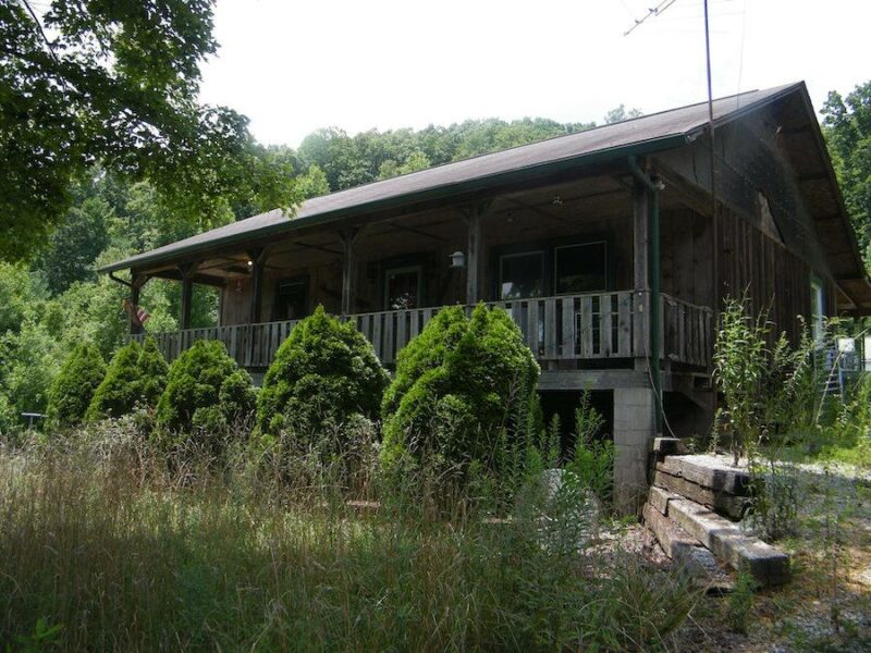 REAL ESTATE AUCTION – Single Family Home on 21 Acres