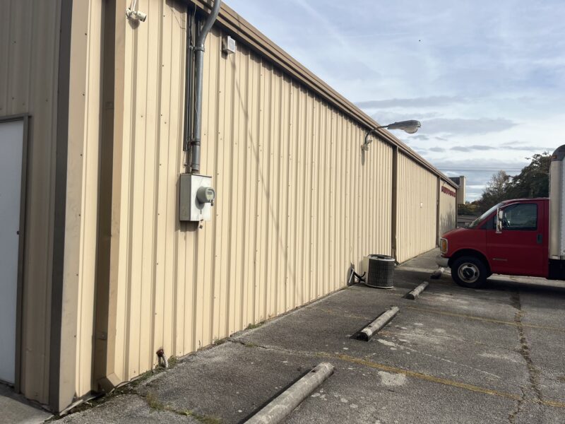 REAL ESTATE: ONLINE ONLY AUCTION, ESTATE OF WAYNE ROWLAND: 4,000 SF COMMERCIAL BUILDING IN KNOXVILLE